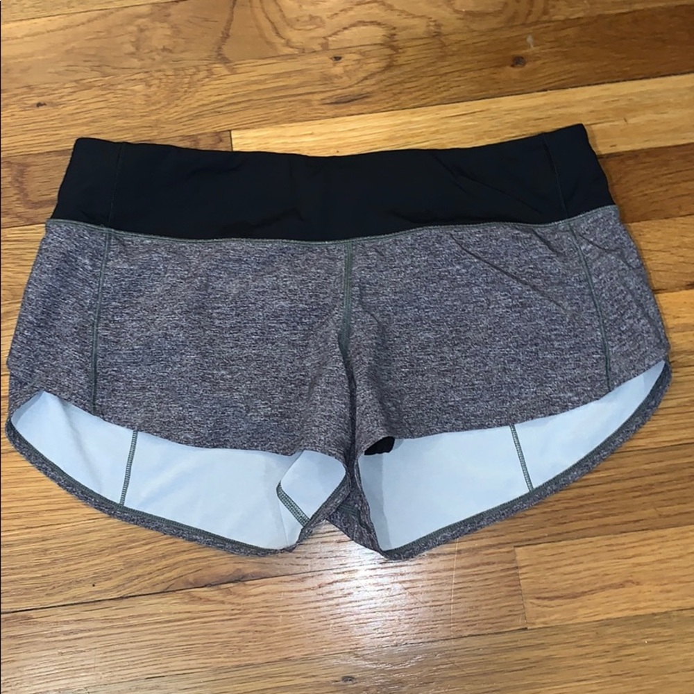 Lulu lemon Speed Up Short 2.5” size 8